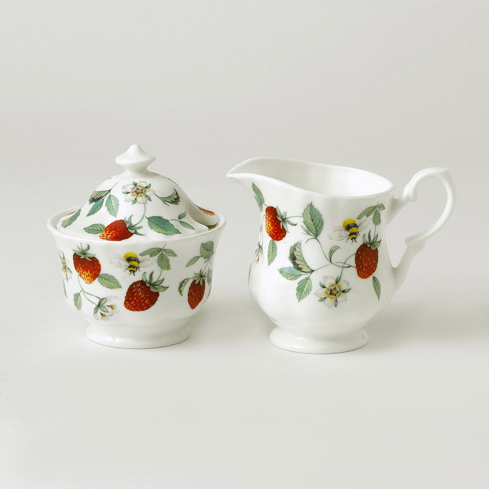 Roy Kirkham Alpine Strawberry Covered Sugar bowl Roy Kirkham Alpine Strawberry Covered Sugar bowl